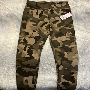 Never worn before camouflage leggings